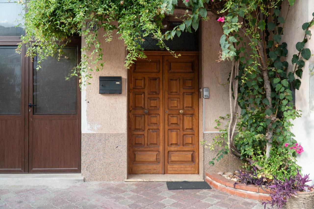 Bougainvillea Casa Vacanza Кастельбуоно Екстер'єр фото